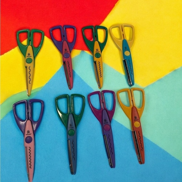 Provo Craft 6.25” Scissors and Decorative Edge Paper Shapers - Lot of 8 - Picture 3 of 10